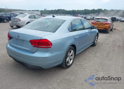 2013 Volkswagen Passat 2.5L Se из США, поврежденный, VIN 1VWBP7A38DC068022